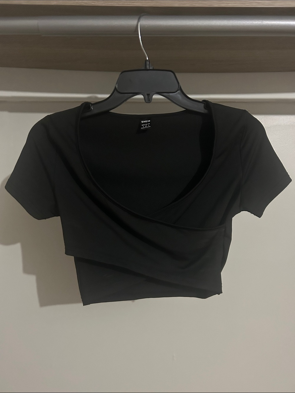 SHEIN Black Short Sleeve Wrap-Front Crop Top